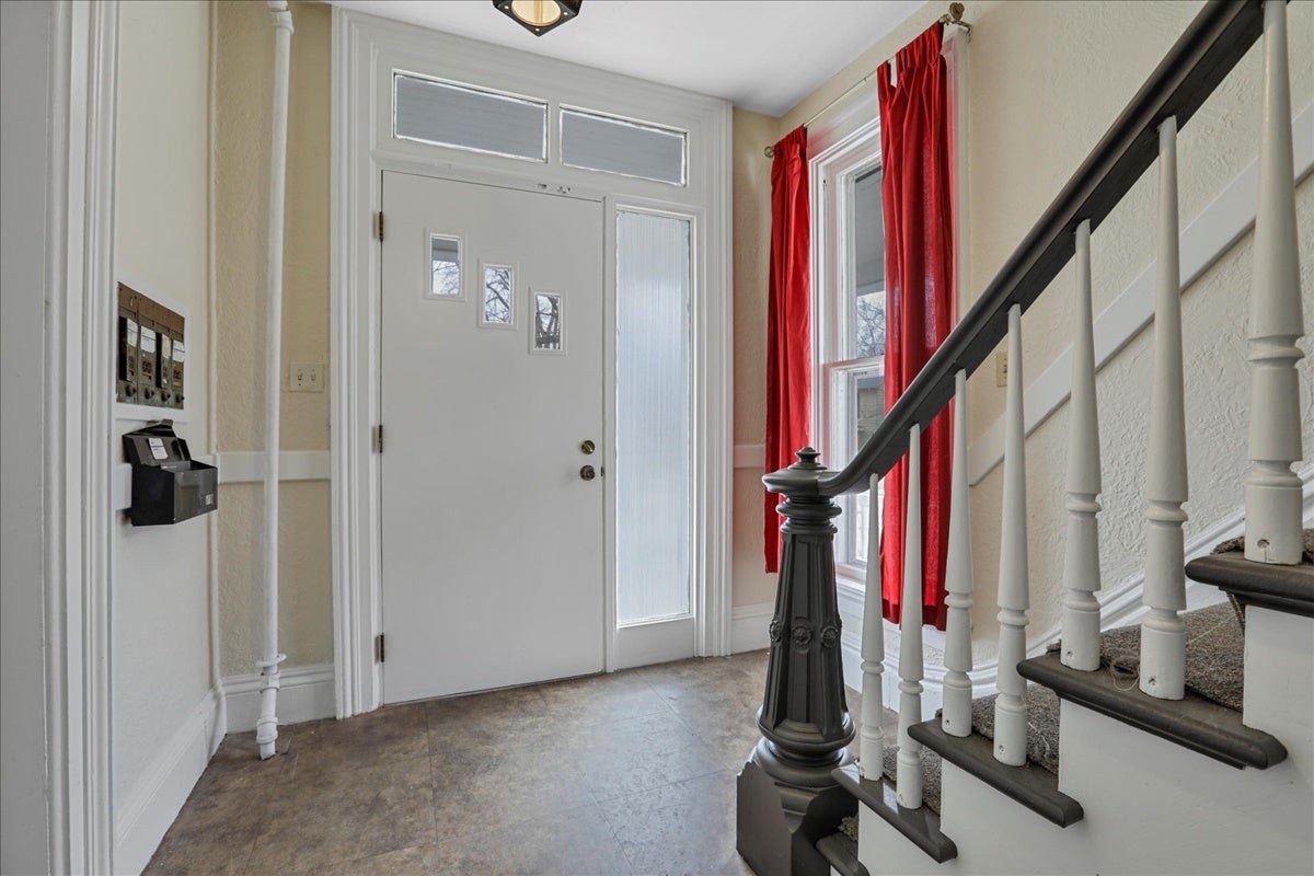 212 W High Street