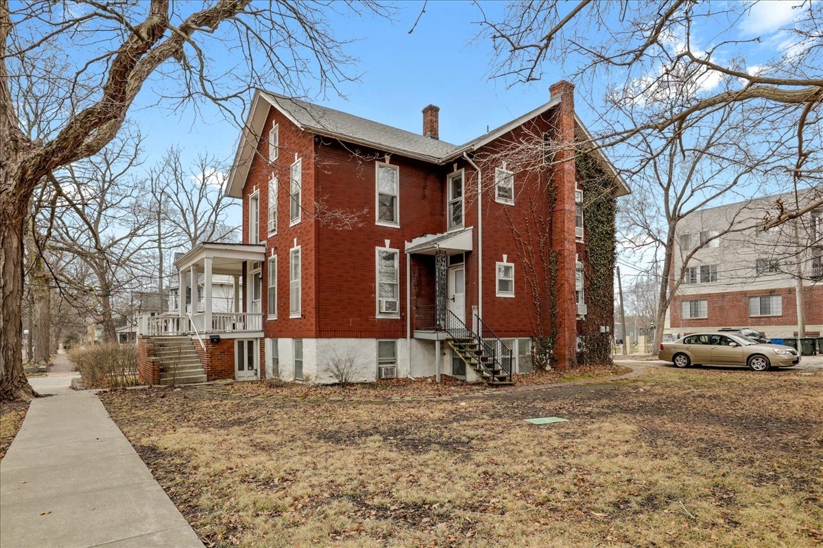 212 W High Street