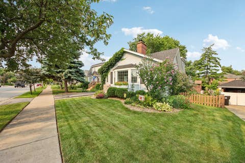 Tiny photo for 1216 Canfield Road, Park Ridge, IL 60068 (MLS # 12726166)