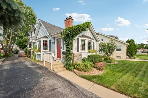 Tiny photo for 1216 Canfield Road, Park Ridge, IL 60068 (MLS # 12726166)