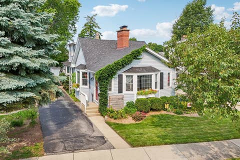 Photo of 1216 Canfield Road, Park Ridge, IL 60068 (MLS # 12726166)