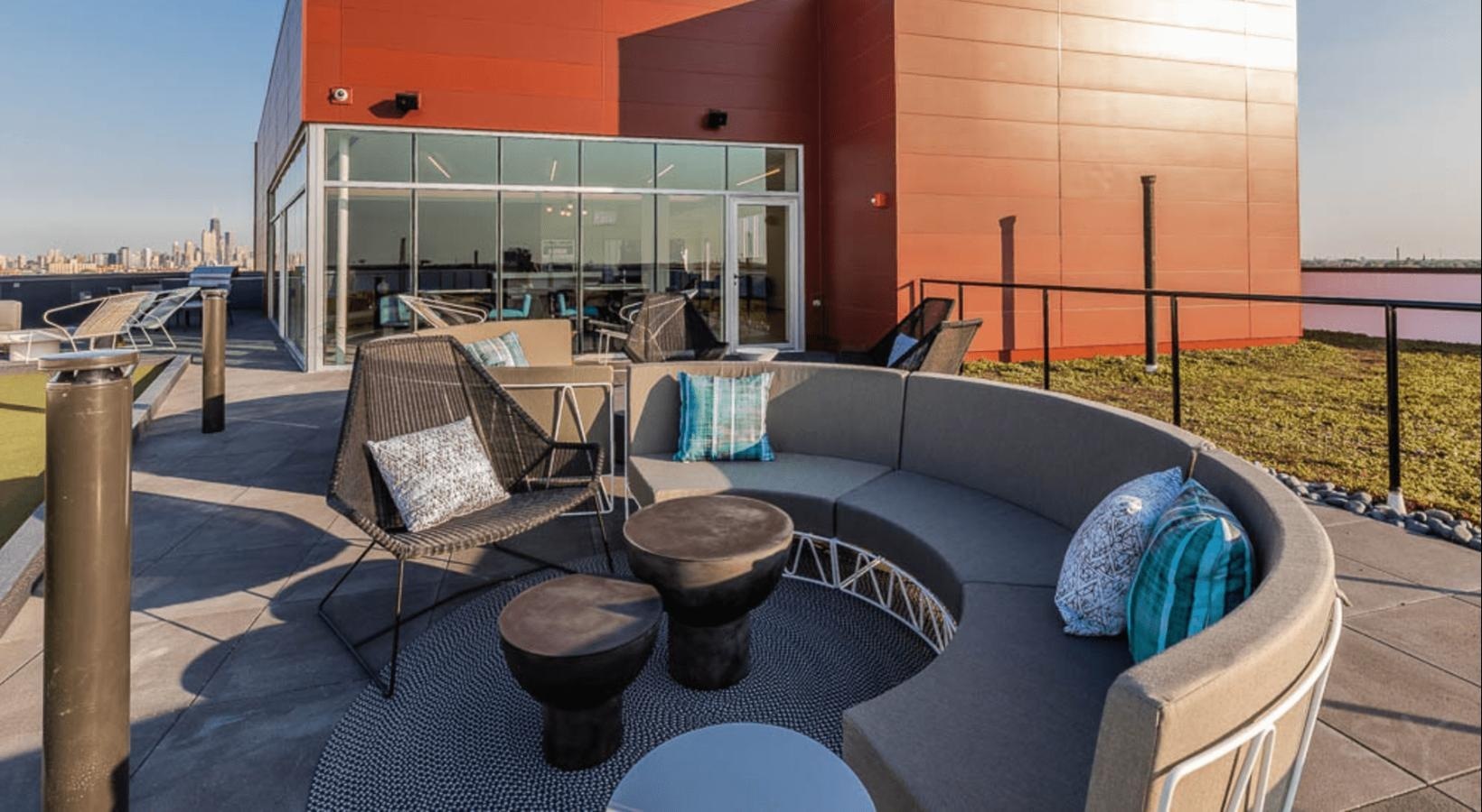 1920 N Milwaukee Avenue 609