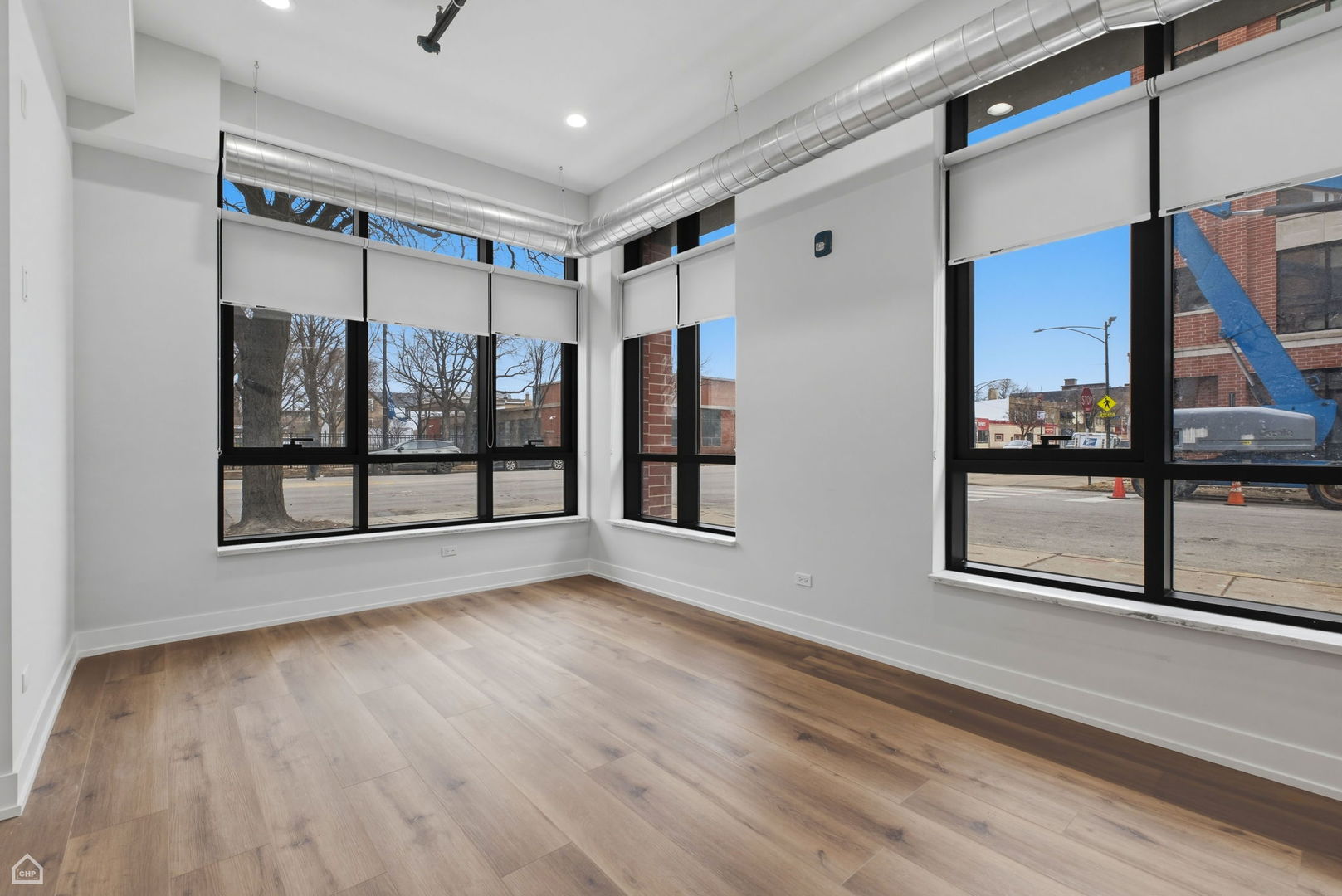 2354 N Washtenaw Avenue 101