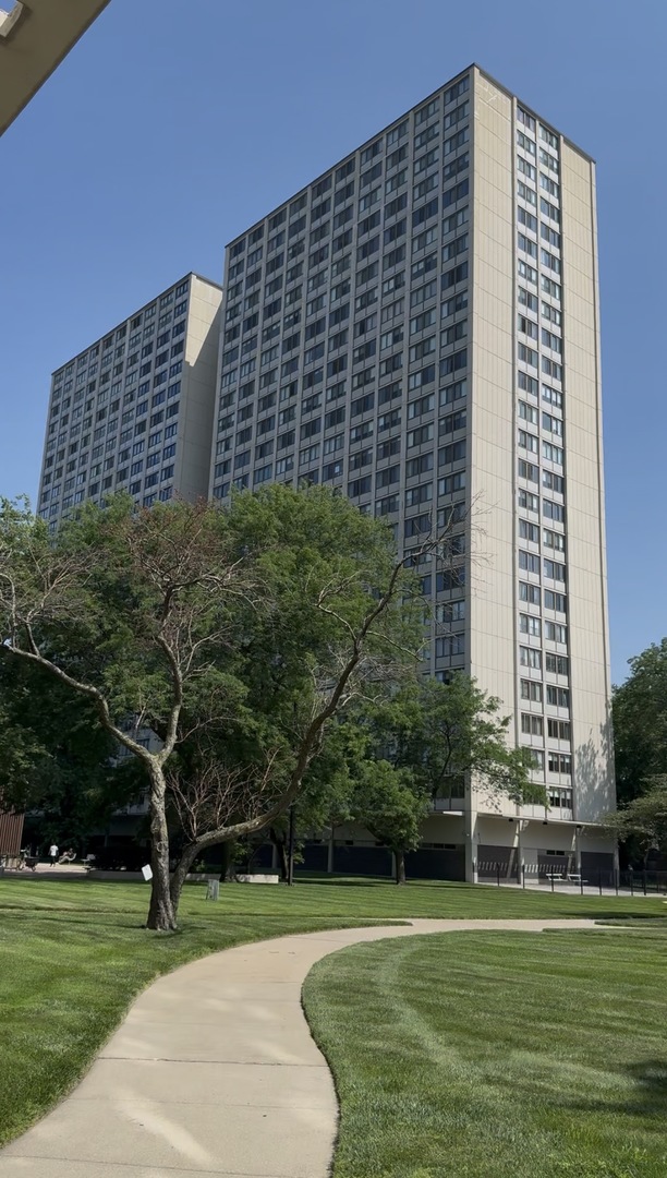 4850 S Lake Park Avenue 2111