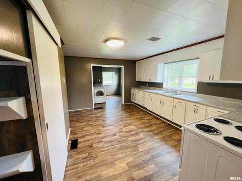 Tiny photo for 17064 Old Frankfort Road, Johnston City, IL 62951 (MLS # 12646535)