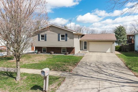 Tiny photo for 1305 Nicki Drive, Bloomington, IL 61704 (MLS # 12598288)