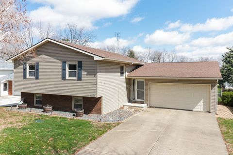 Tiny photo for 1305 Nicki Drive, Bloomington, IL 61704 (MLS # 12598288)