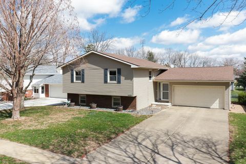 Tiny photo for 1305 Nicki Drive, Bloomington, IL 61704 (MLS # 12598288)