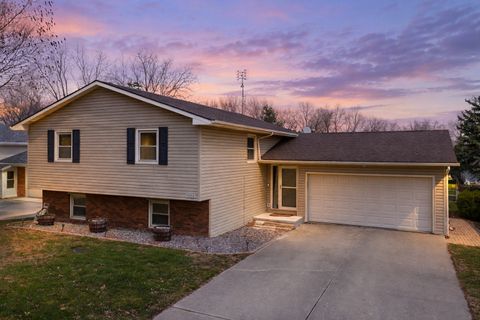 1305 Nicki Drive Bloomington IL 61704