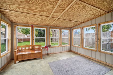 Tiny photo for 514 S 4th Avenue, Des Plaines, IL 60016 (MLS # 12466470)