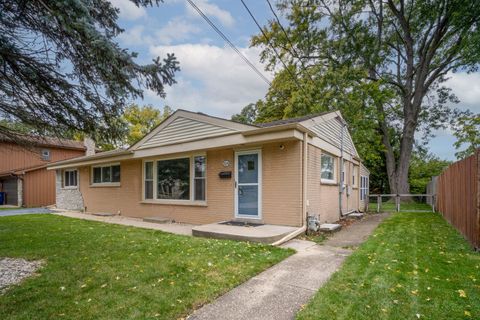 Tiny photo for 514 S 4th Avenue, Des Plaines, IL 60016 (MLS # 12466470)