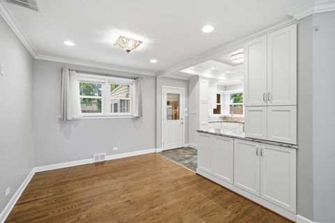 Tiny photo for 514 S 4th Avenue, Des Plaines, IL 60016 (MLS # 12466470)