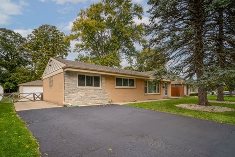 Tiny photo for 514 S 4th Avenue, Des Plaines, IL 60016 (MLS # 12466470)