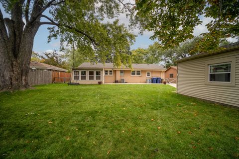 Tiny photo for 514 S 4th Avenue, Des Plaines, IL 60016 (MLS # 12466470)