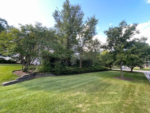Tiny photo for 5657 Angouleme Lane, Hoffman Estates, IL 60192 (MLS # 12543174)
