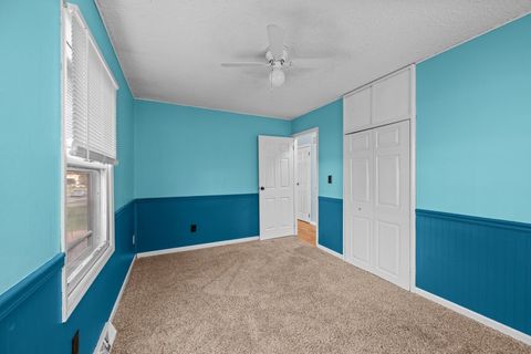 Tiny photo for 1500 9th Street NW, Clinton, IA 52732 (MLS # 12608478)