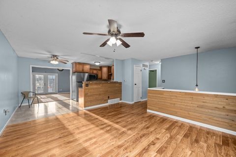 Tiny photo for 1500 9th Street NW, Clinton, IA 52732 (MLS # 12608478)