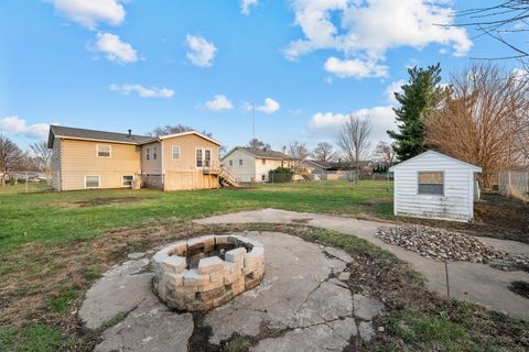 Tiny photo for 1500 9th Street NW, Clinton, IA 52732 (MLS # 12608478)