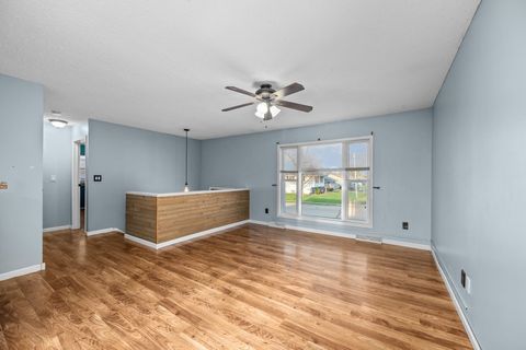 Tiny photo for 1500 9th Street NW, Clinton, IA 52732 (MLS # 12608478)