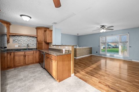 Tiny photo for 1500 9th Street NW, Clinton, IA 52732 (MLS # 12608478)