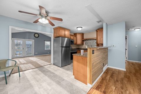 Tiny photo for 1500 9th Street NW, Clinton, IA 52732 (MLS # 12608478)