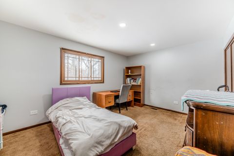 Tiny photo for 8821 W 100th St Street, Palos Hills, IL 60465 (MLS # 12559255)