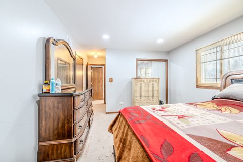 Tiny photo for 8821 W 100th St Street, Palos Hills, IL 60465 (MLS # 12559255)