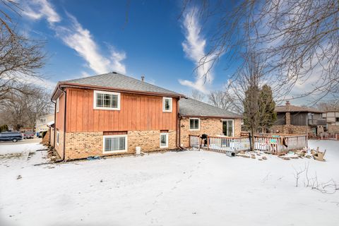 Tiny photo for 8821 W 100th St Street, Palos Hills, IL 60465 (MLS # 12559255)