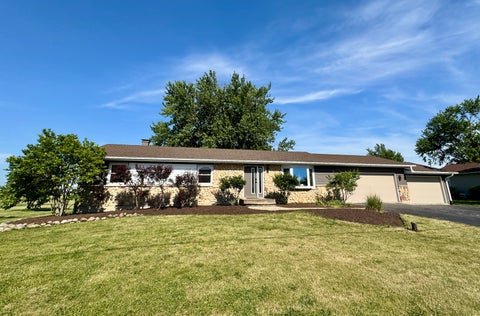 Photo of 19402 Hahn Drive, DeKalb, IL 60115 (MLS # 12677486)