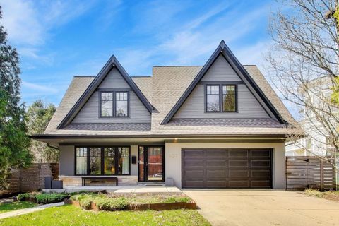 Photo of 635 N Euclid Avenue, Oak Park, IL 60302 (MLS # 12555855)