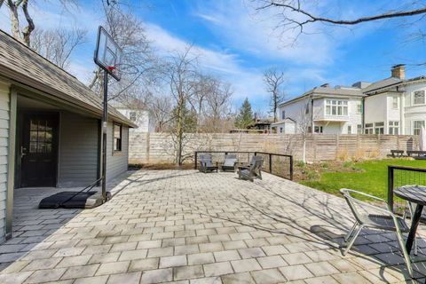 Tiny photo for 635 N Euclid Avenue, Oak Park, IL 60302 (MLS # 12555855)