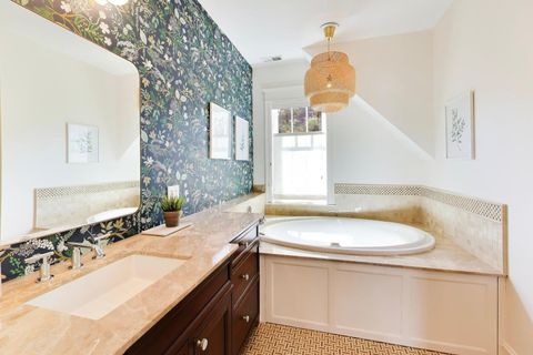 Tiny photo for 635 N Euclid Avenue, Oak Park, IL 60302 (MLS # 12555855)