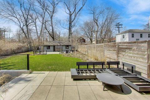 Tiny photo for 635 N Euclid Avenue, Oak Park, IL 60302 (MLS # 12555855)