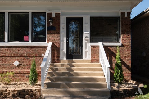 Tiny photo for 1220 Wisconsin Avenue, Berwyn, IL 60402 (MLS # 12763121)