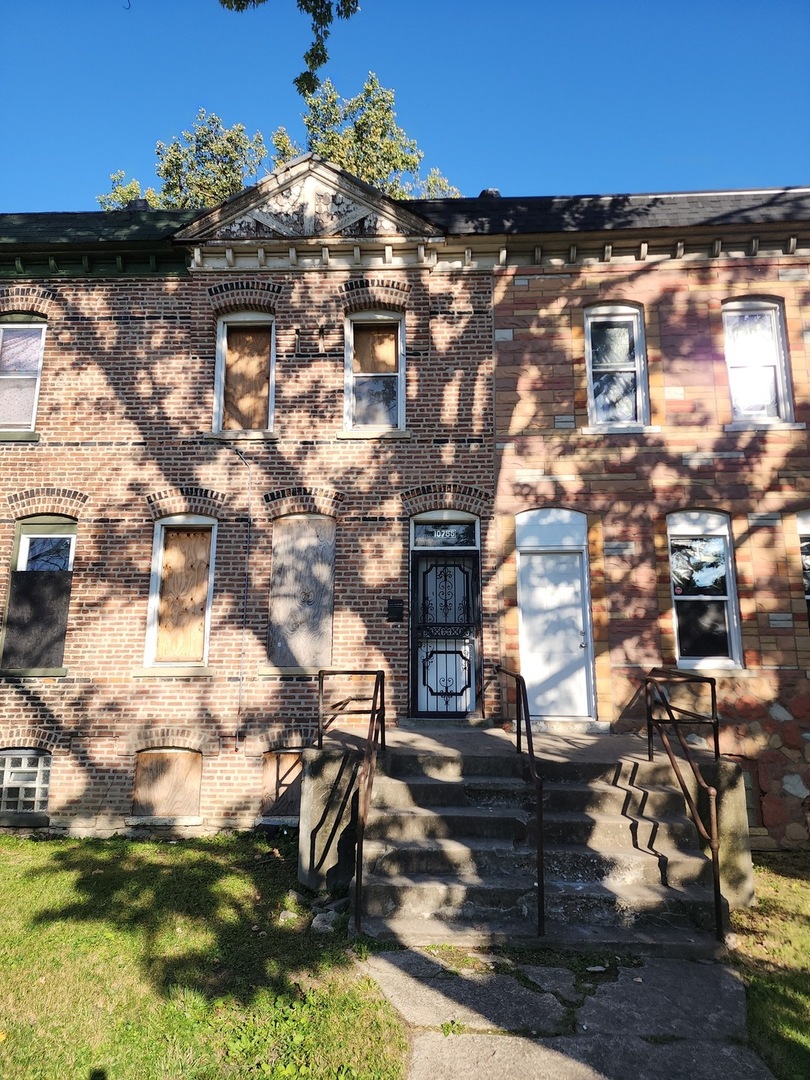 10755 S Champlain Avenue