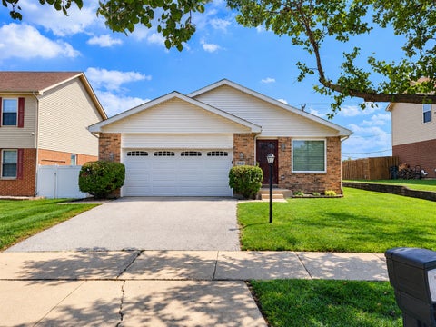 Photo of 16621 Lockridge Avenue, Oak Forest, IL 60452 (MLS # 12771764)