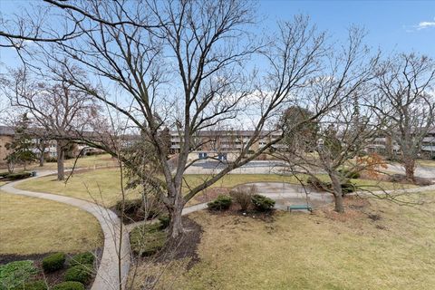 Tiny photo for 930 Beau Drive #312, Des Plaines, IL 60016 (MLS # 12576025)