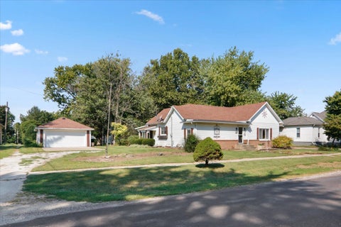 Photo of 609 Woodford Street, Gridley, IL 61744 (MLS # 12737765)