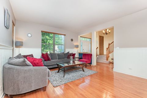 Tiny photo for 264 Valley View Drive, St. Charles, IL 60175 (MLS # 12475020)