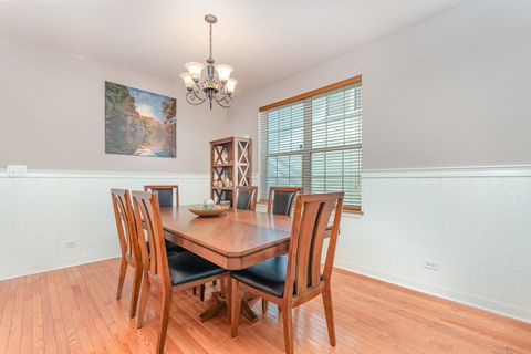 Tiny photo for 264 Valley View Drive, St. Charles, IL 60175 (MLS # 12475020)