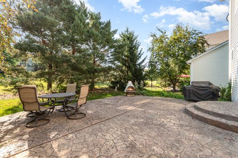 Tiny photo for 264 Valley View Drive, St. Charles, IL 60175 (MLS # 12475020)
