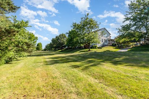 Tiny photo for 264 Valley View Drive, St. Charles, IL 60175 (MLS # 12475020)