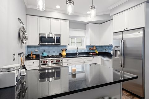 Tiny photo for 2708 N Wilton Avenue, Chicago, IL 60614 (MLS # 12673752)