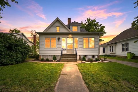 Photo of 306 E Oak Street, Fairbury, IL 61739 (MLS # 12629760)