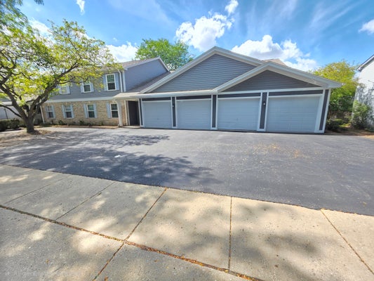 356 WOODVIEW CIR APT A, ELGIN, IL 60120 - Image ddbb8e31240d771237429a3055c4c363/3256296981