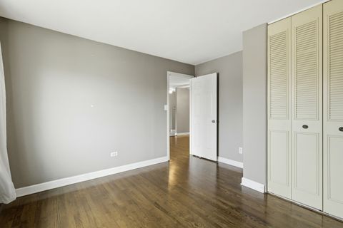 Tiny photo for 8995 Kennedy Drive N #206F, Des Plaines, IL 60016 (MLS # 12590782)