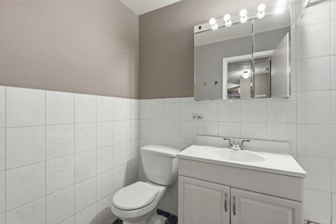 Tiny photo for 8995 Kennedy Drive N #206F, Des Plaines, IL 60016 (MLS # 12590782)