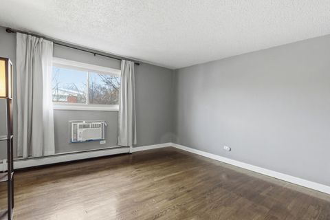 Tiny photo for 8995 Kennedy Drive N #206F, Des Plaines, IL 60016 (MLS # 12590782)
