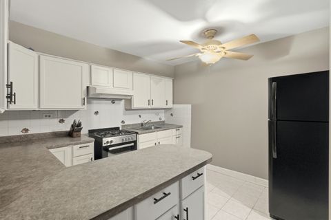 Tiny photo for 8995 Kennedy Drive N #206F, Des Plaines, IL 60016 (MLS # 12590782)