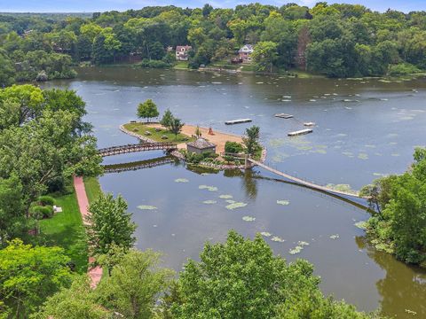 A home in Tower Lakes